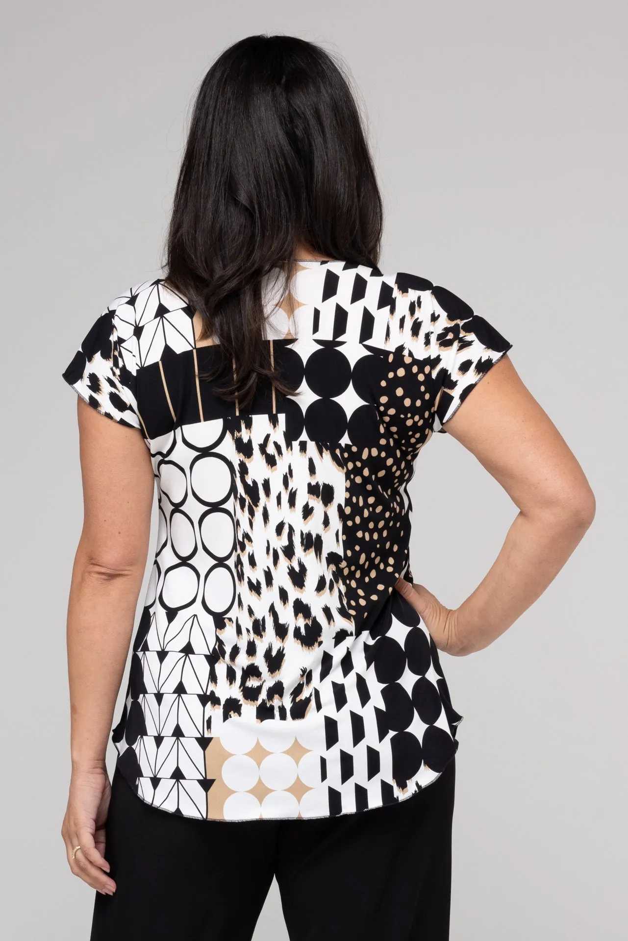 Giraffe Print Short Sleeve Jersey Top