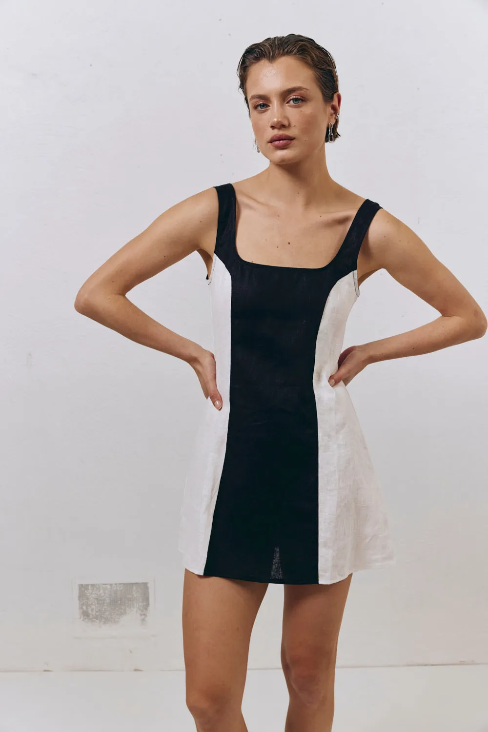 Saskia Linen Mini Dress Black